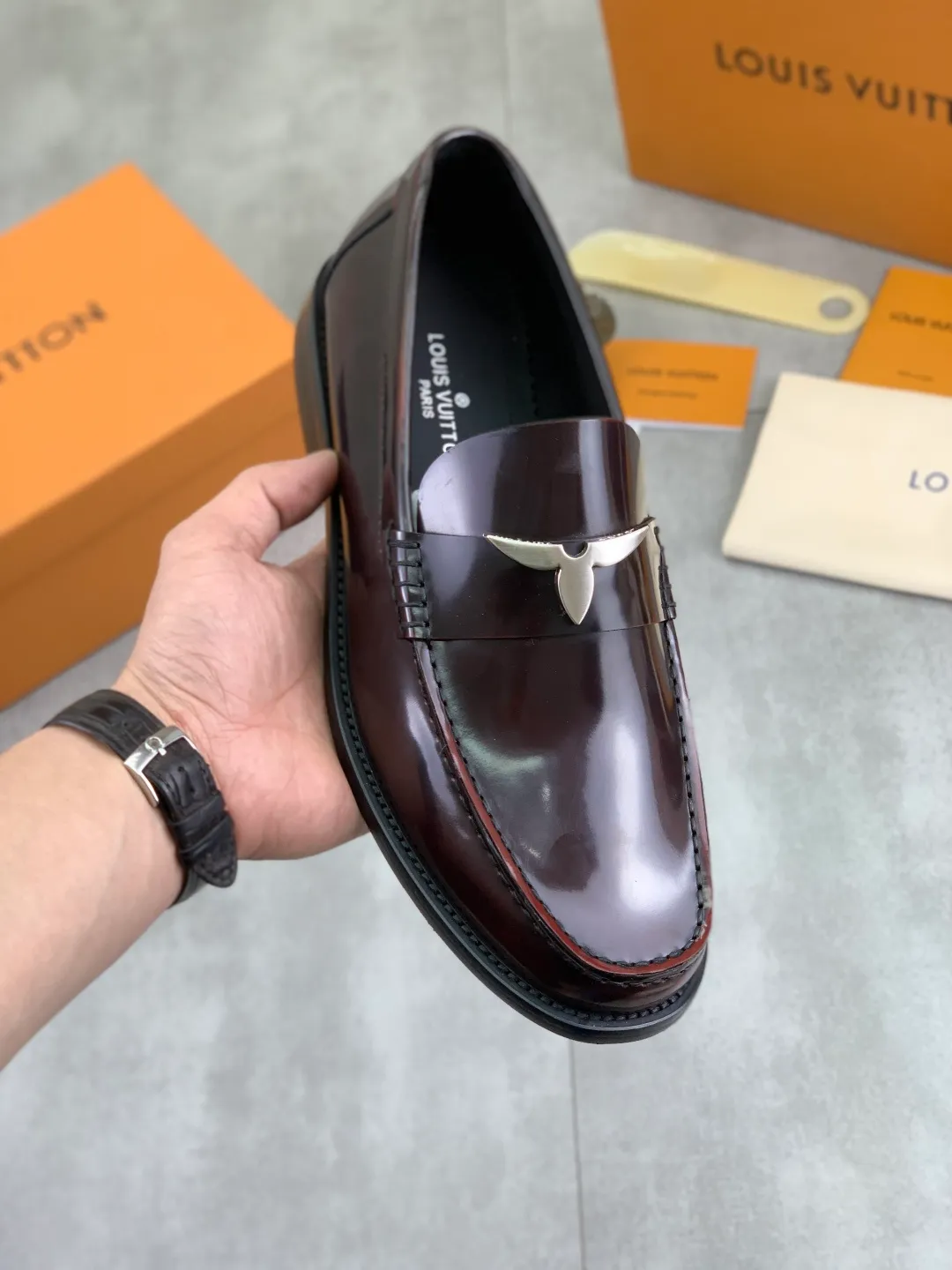 Men's men's shoes 💰P542 New style 💶[LOUIS VUITTON] Water-dyed Niuli Original order New style 🍀LV Louis Vuitton *——Top version of LV classic leather shoes! Made of imported original calfskin, original leather side strips and wear-resistant high-end rubber outsole! High quality products! Color: 3️⃣optional Size: 38-44 (45 customized)